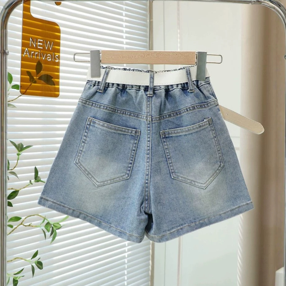 Niña jeans de verano nuevo estilo coreano de moda infantil falso de dos piezas pantalones calientes de estilo extranjero para niños grandes image 3