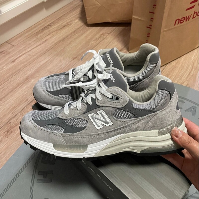 Putian shoes, authentic NB992, American-made, original gray, unisex, retro, adult athletic running shoes, high-top dad shoes Putian shoes, authentic NB992, American-made, original gray, unisex, retro, adult athletic running shoes, high-top dad shoes