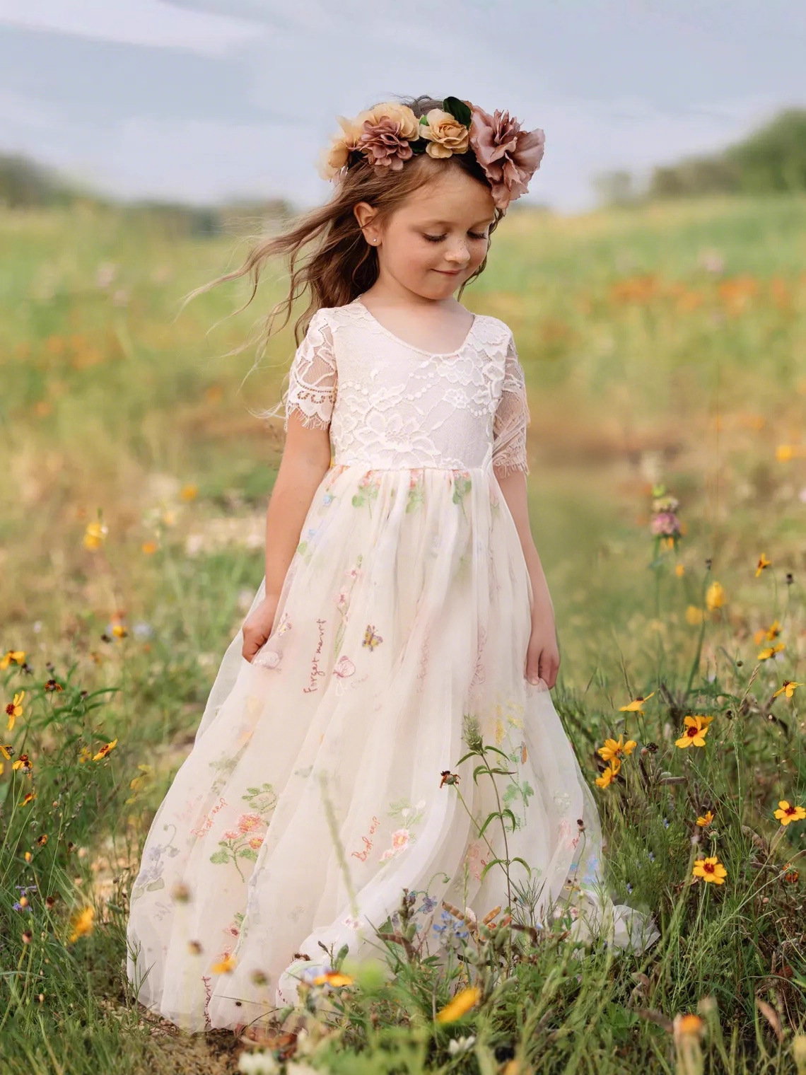 Nuevos vestidos de niñas para niños espectáculo vestido de princesa dulce vestido de boda floral encaje bordado vestido de malla larga