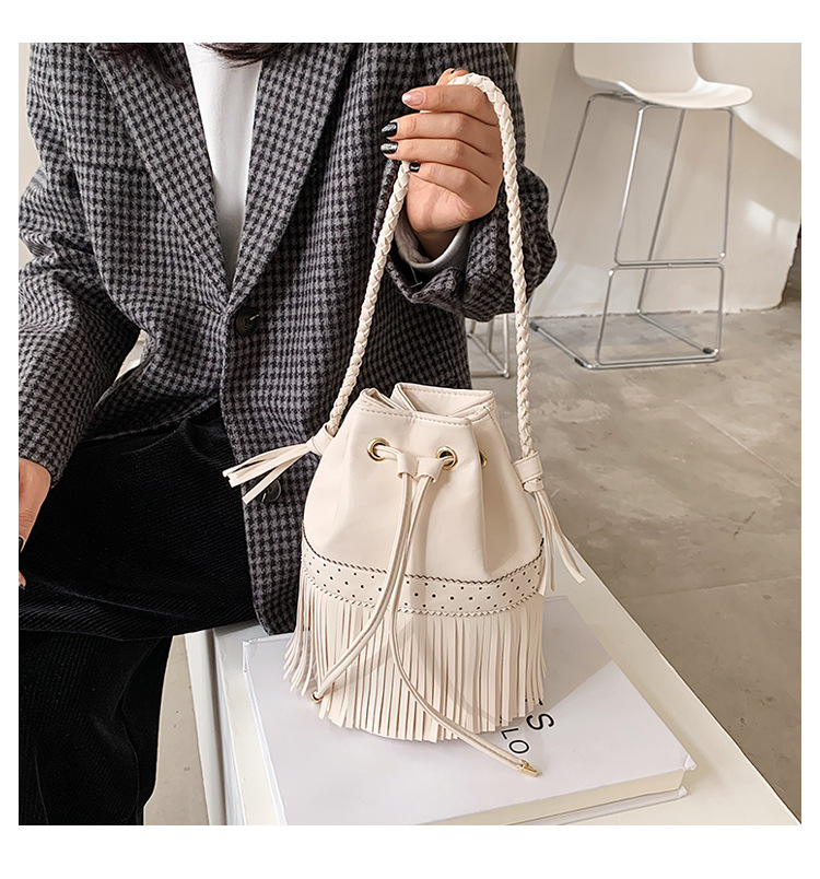 New Trendy Texture Fashion Messenger Bucket Bag display picture 1