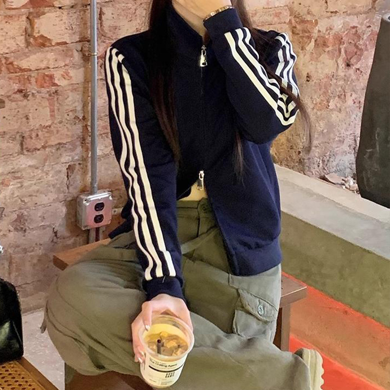 Women's Autumn Jacket with Stand-Up Collar, Zipper, Three-Stripe Design, Comfortable, Skin-Friendly, Breathable, Slimming, Versatile Sports Jacket Women's Autumn Jacket with Stand-Up Collar, Zipper, Three-Stripe Design, Comfortable, Skin-Friendly, Breathable, Slimming, Versatile Sports Jacket