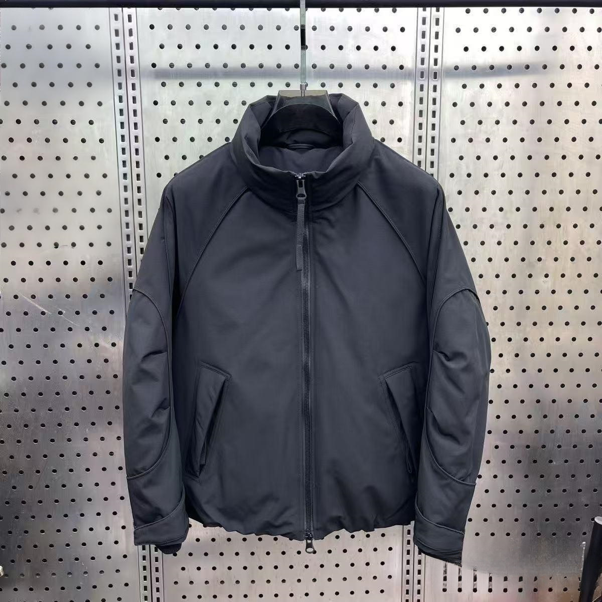 New winter workwear style stand-up collar down jacket for men, loose fit, casual, versatile, thick and warm, white duck down short coat, stylish.
