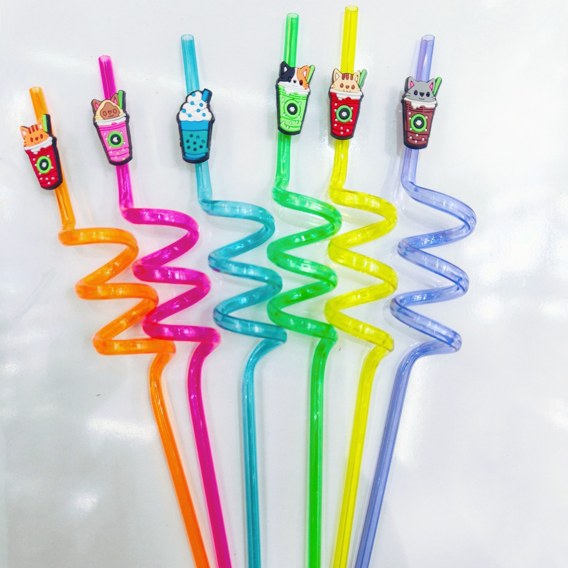Cross-border PVC bar fiesta paja al por mayor forma creativa paja niños dibujos animados saludable juguete de paja de plástico