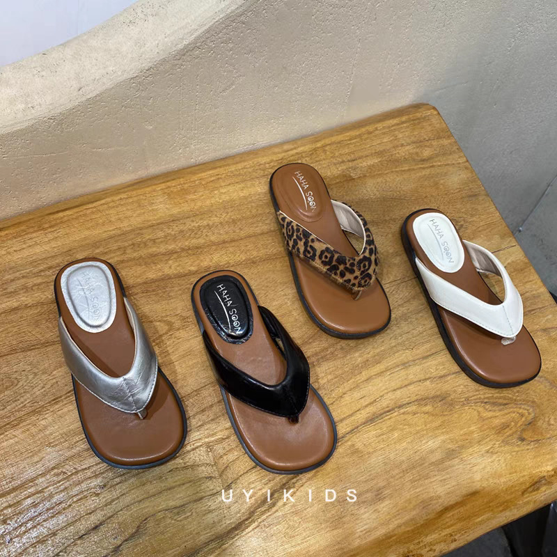 Fashionable Outdoor Wedge Leopard Print Thong Sandals for Girls, 2025 New Summer Height-Increasing Small Sandals