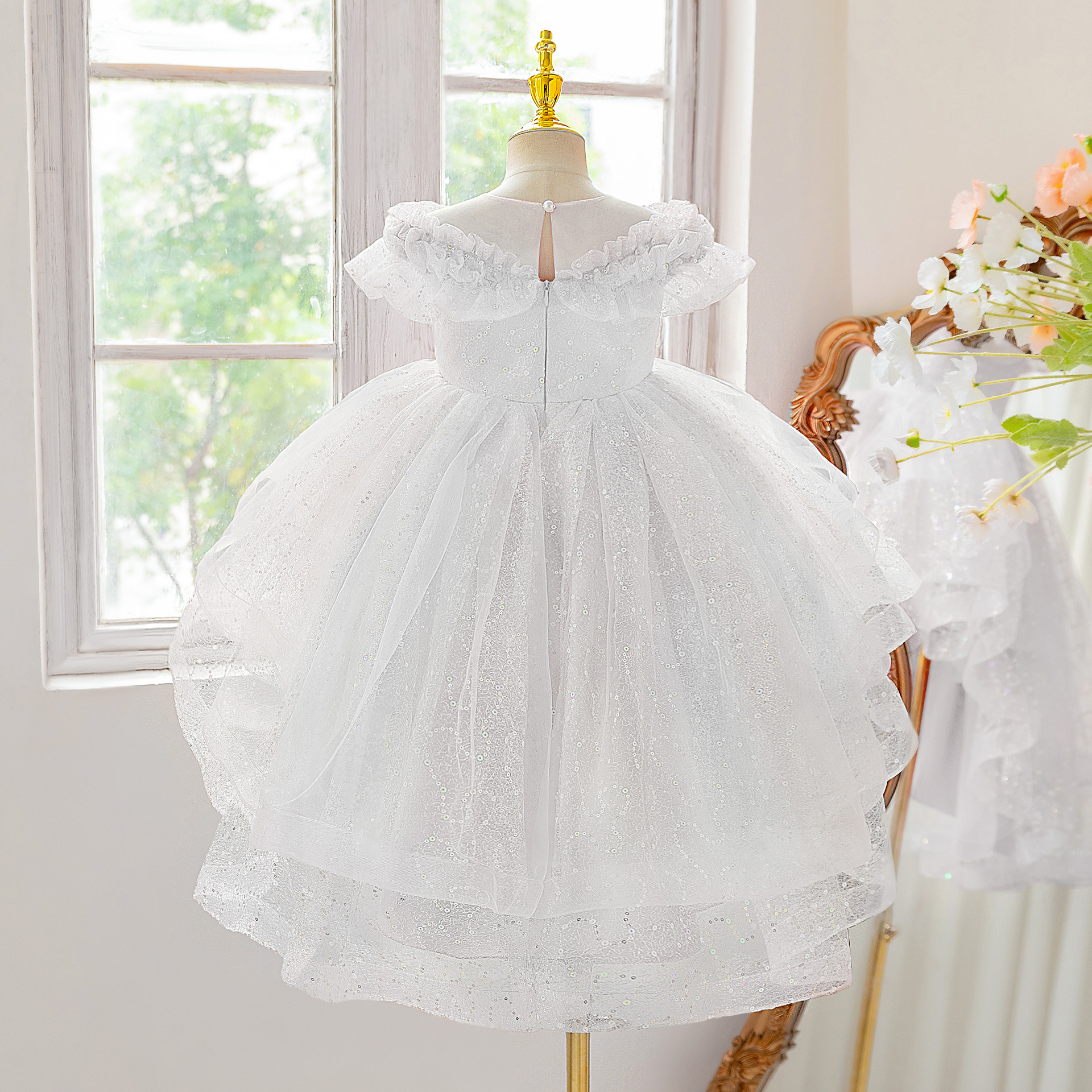 Nuevos vestidos de princesa de niñas vestidos de boda floral vestidos de cuentas vestidos de cola plectados vestidos de fiesta de cumpleaños para niños