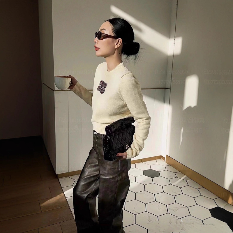 Miu's New Autumn and Winter Niche Design Letter Rhinestone Long-Sleeved Pullover Sweater Miu's New Autumn and Winter Niche Design Letter Rhinestone Long-Sleeved Pullover Sweater