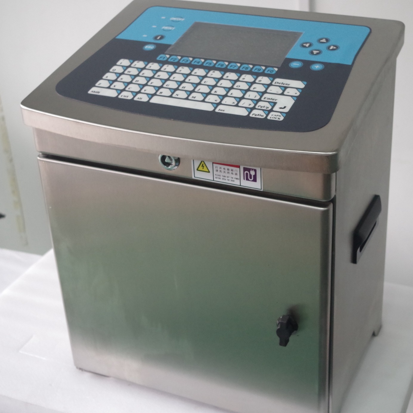 化妆品喷码机，面膜喷码机，沐浴露喷码机，爽肤水生产日期喷码机