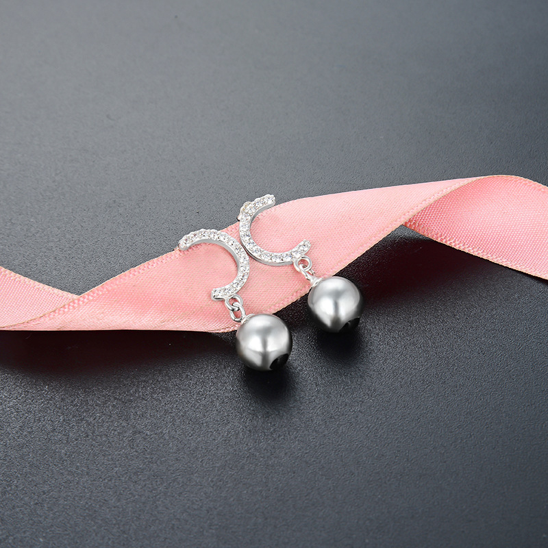 Verano y otoño nuevo C letra gotas para los oídos pendientes Corea del Sur s925 plata esterlina rebordear pendientes para niñas simple nicho joyería