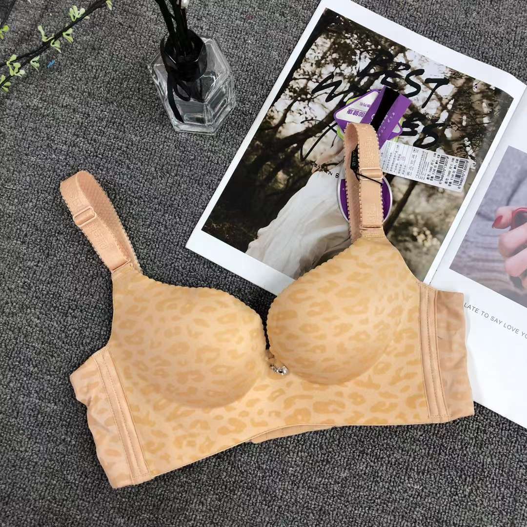 Nuevo sujetador brillante colección de ropa interior de pecho pequeño push up ropa interior cómoda push up sujetador sin costuras