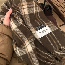 日系复古深棕色~围巾女秋冬学生保暖百搭气质格纹流苏咖啡色围脖