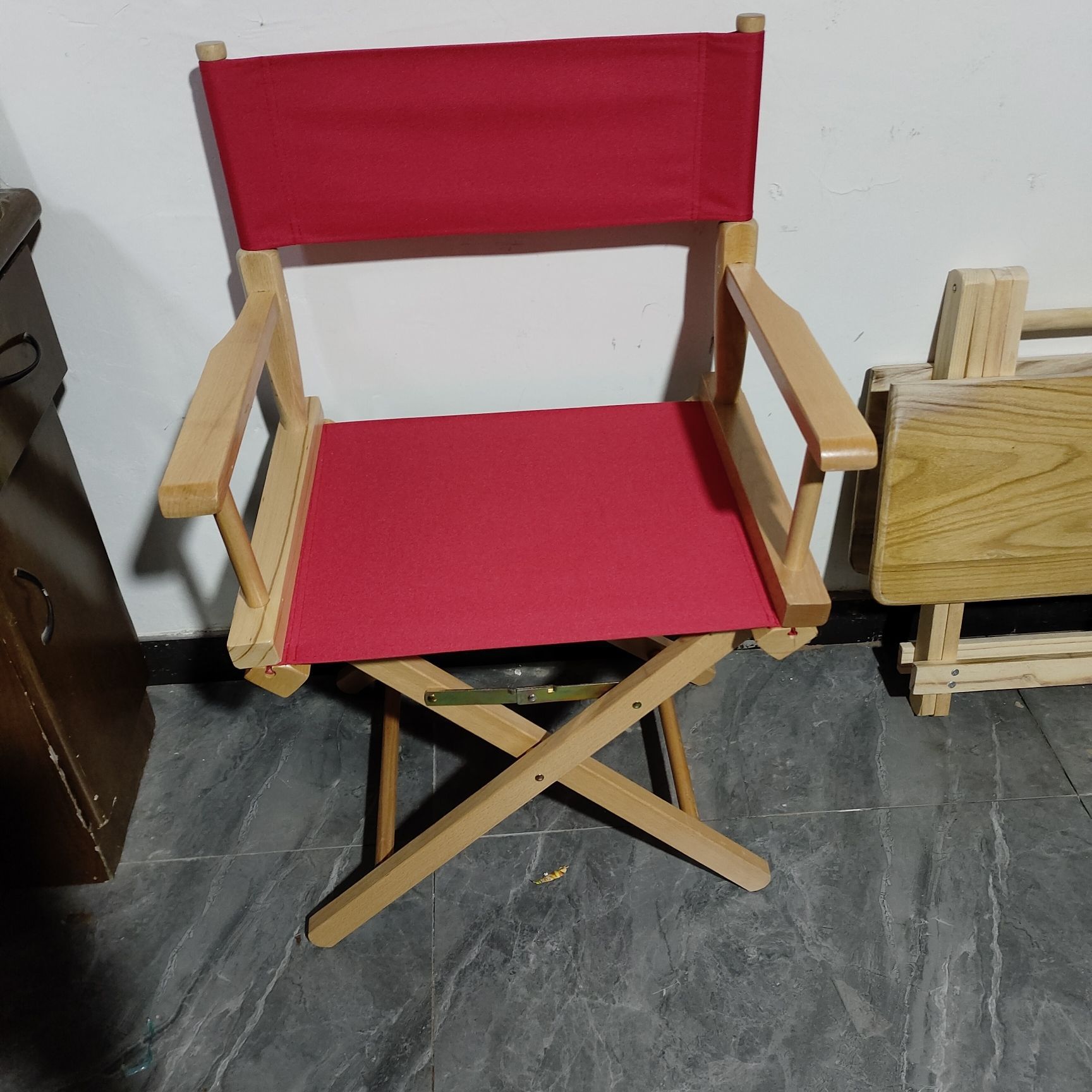 Silla de madera sólida silla de ocio silla de dormitorio silla de bar alto silla de fotos de red silla de empresa de exhibición de clavos taburete LOGO