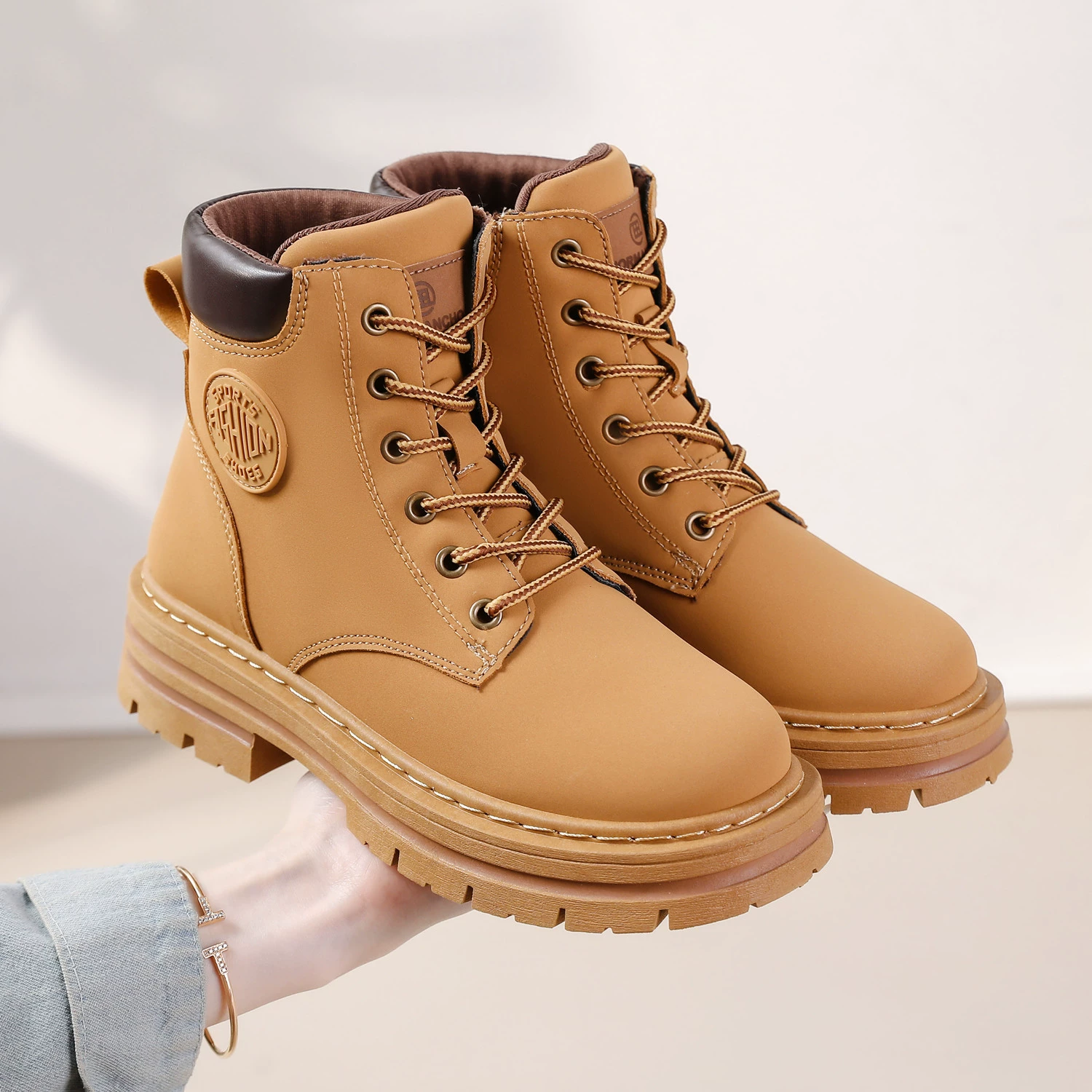 Ботинки (Martens) демисезонные платформенные низкие ботильоны, тёплая подкладка, шнуровка