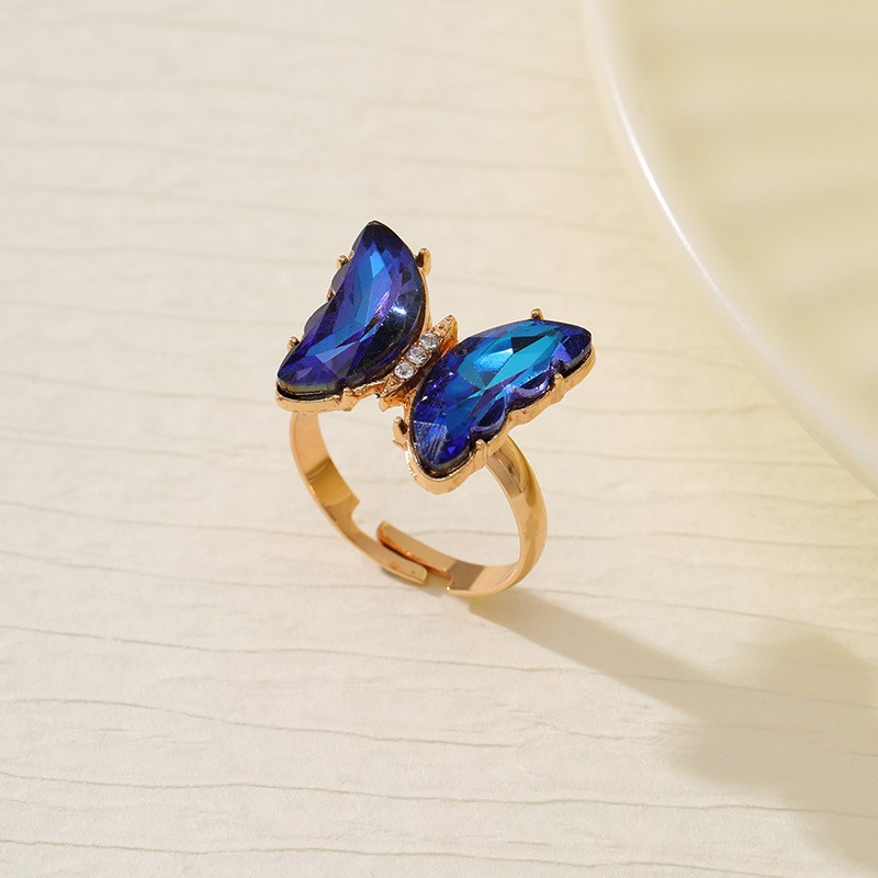 Ventas transfronterizas calientes coloridas 3 piezas de aretes collar anillo de moda europea y americana mariposa elegante collar de diamantes para mujeres