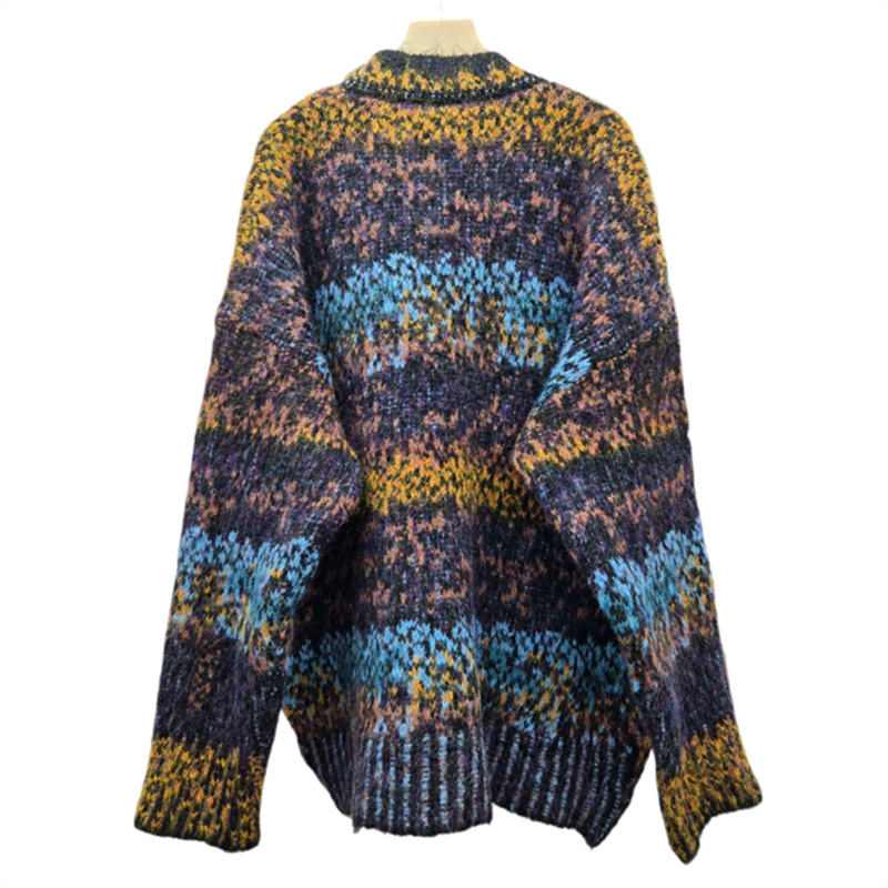Suéter de cuello en V suéter de invierno de otoño y invierno retro diseño de reducción de edad nicho gradiente cardigan de punto