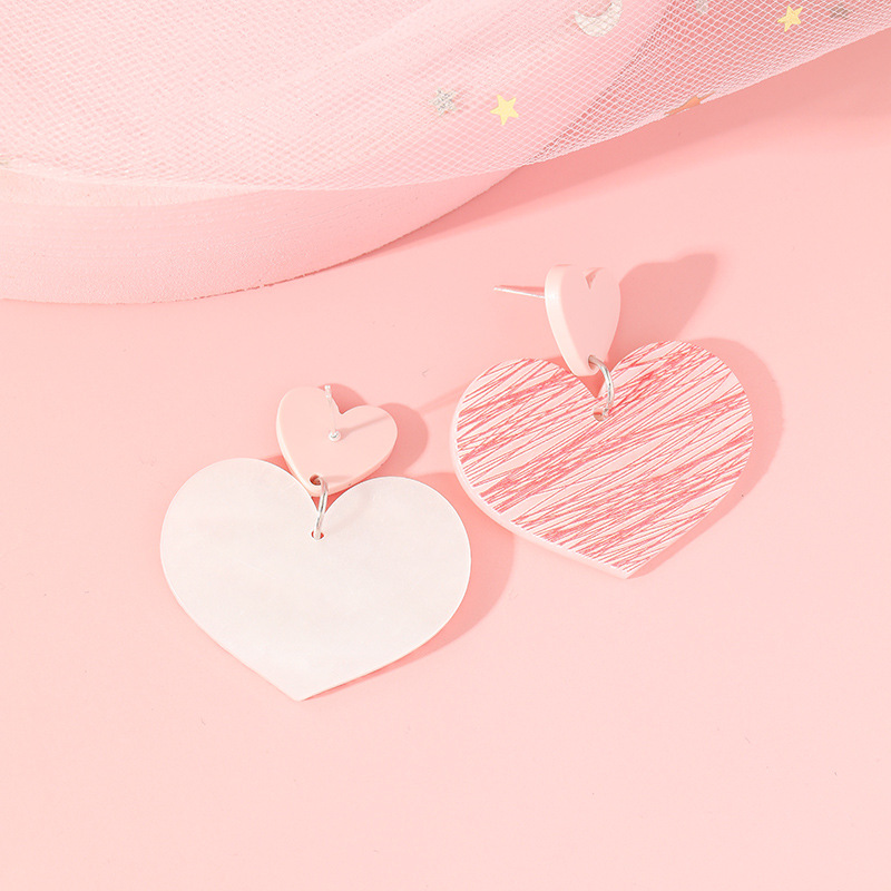 Simple Retro Embossed Graffiti Love Fashion Temperament Heart-shaped Earrings display picture 2