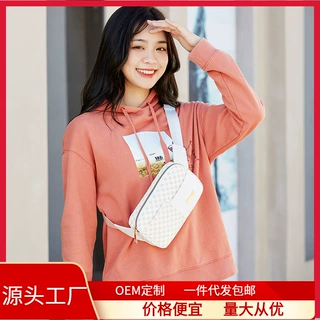 时尚胸包批发2023外贸女士运动腰包女士潮流印花腰包大容量胸包女