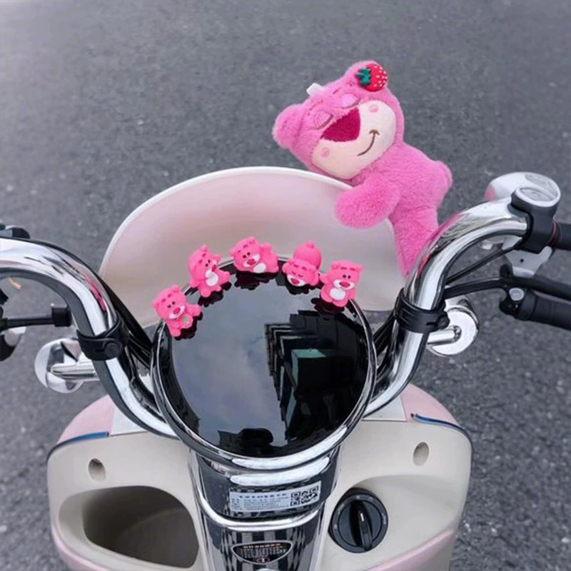 Аксессуары для электромобилей Декоративные гаджеты клубничный медведь кукла Yadi настольный колокольчик девушка аккумуляторный автомобиль мотоцикл кукла