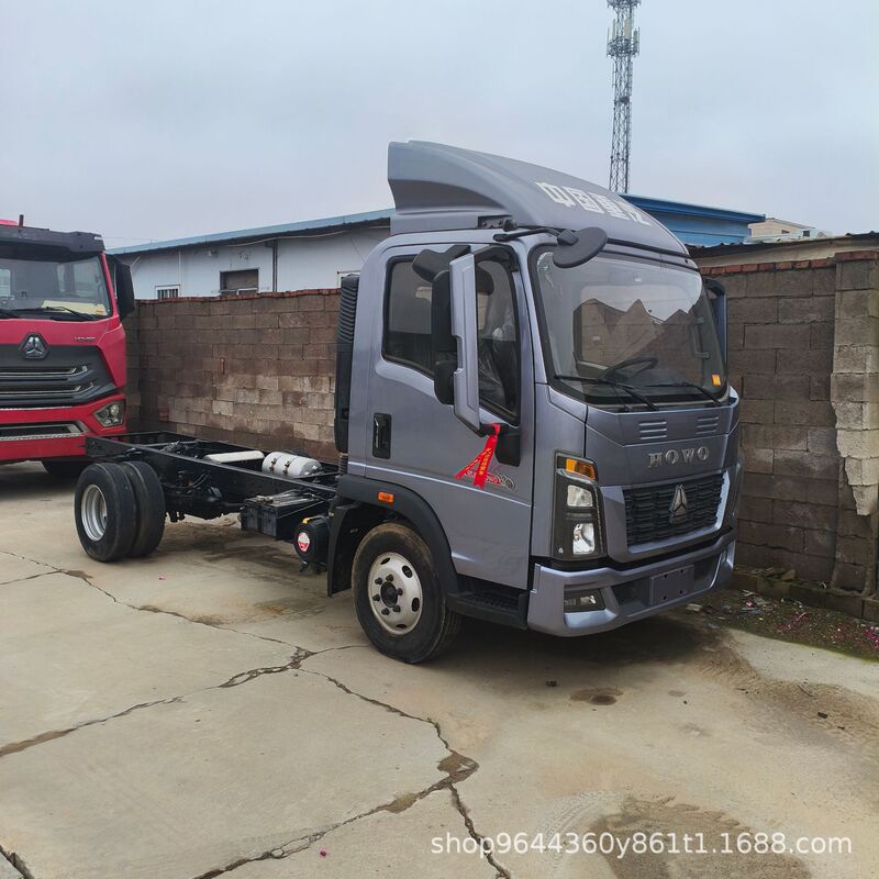 Long-Term Export Inventory of New Cars 4.2m Light Truck Chassis 150 Horsepower Small Box Truck Flower Basket Transporter Chassis