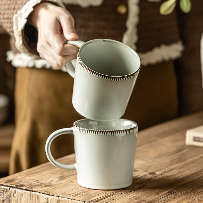 Taza de cerámica de estilo japonés Taza retro Taza de agua doméstica al por mayor Taza de desayuno Taza de café de gran capacidad de restaurante