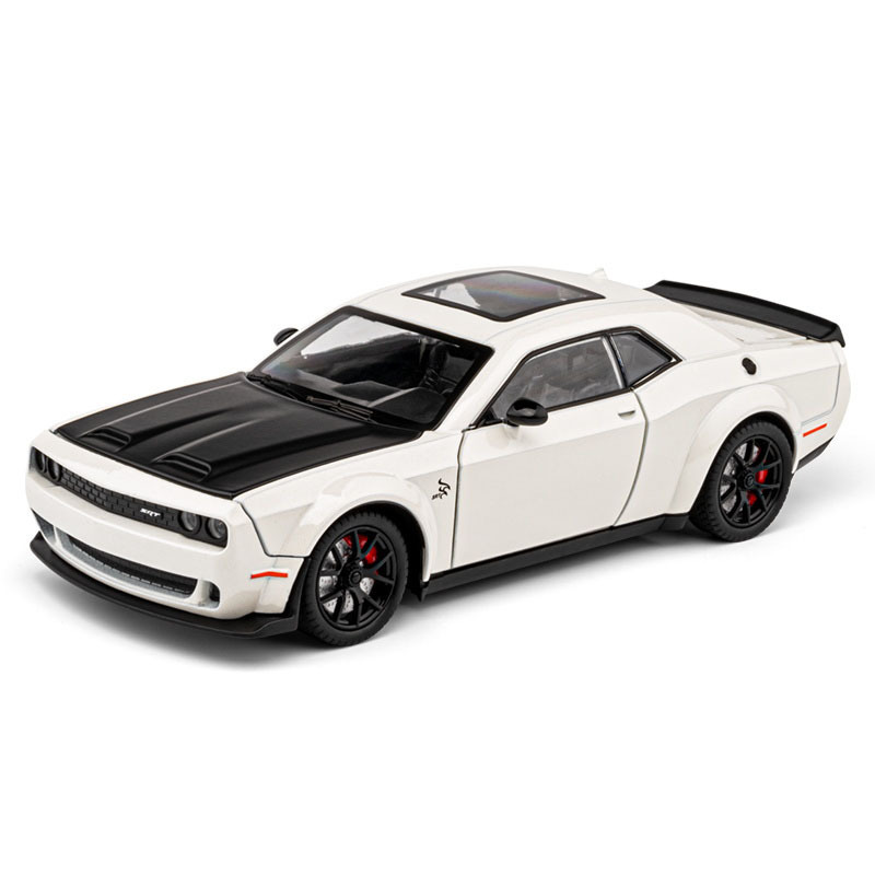 1:24 Hellcat Spray Remote Control Alloy Car Model with Sound, Light, and Water Mist Effects for Hand-Eye Coordination Racing Game