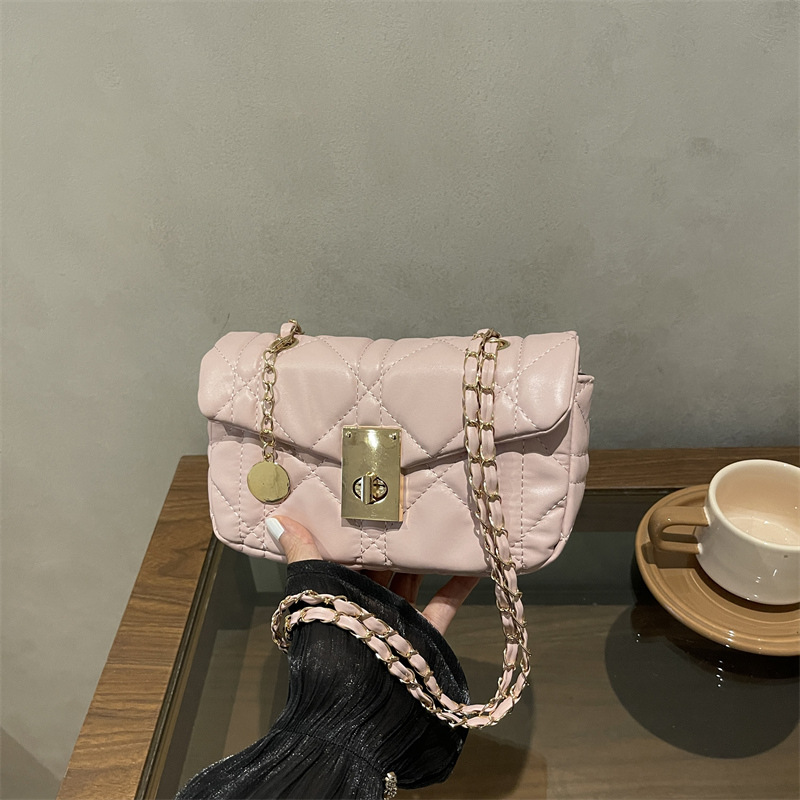 Small square bag for women 2026 new cross-border commuter style f