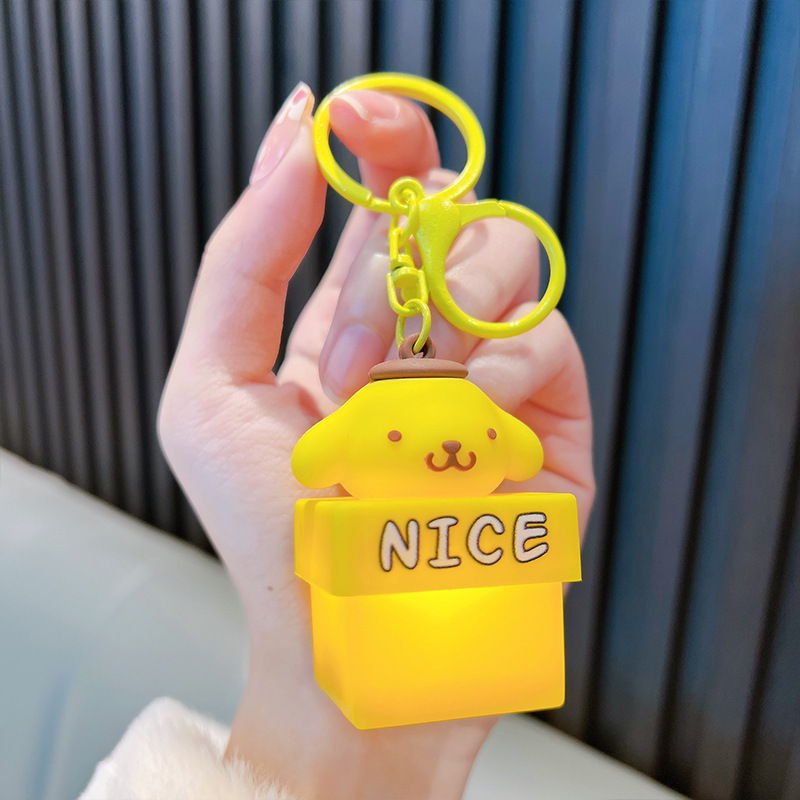 ライト付きサンリオナイトライトキーホルダーペンダント漫画ギフトボックス車のキーチェーン小さなギフト卸売|undefined