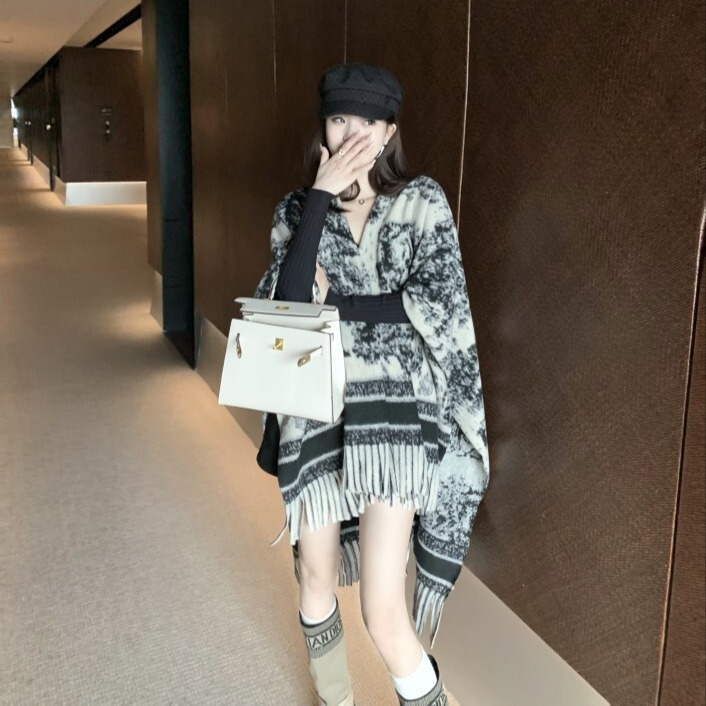 新款水墨画披肩高级感旅游装饰外搭披肩长款复古斗篷流苏披风穿搭|undefined