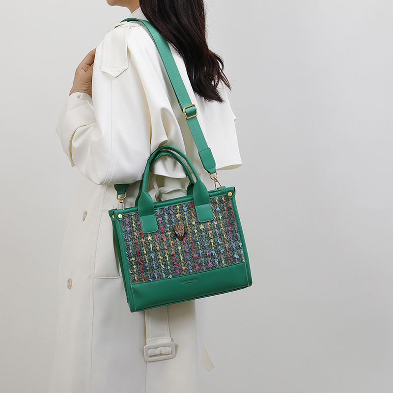 Bolsas de moda transfronterizas 2024 nuevas bolsas de mochila de gran capacidad, bolsas de mujer simples y exquisitas.