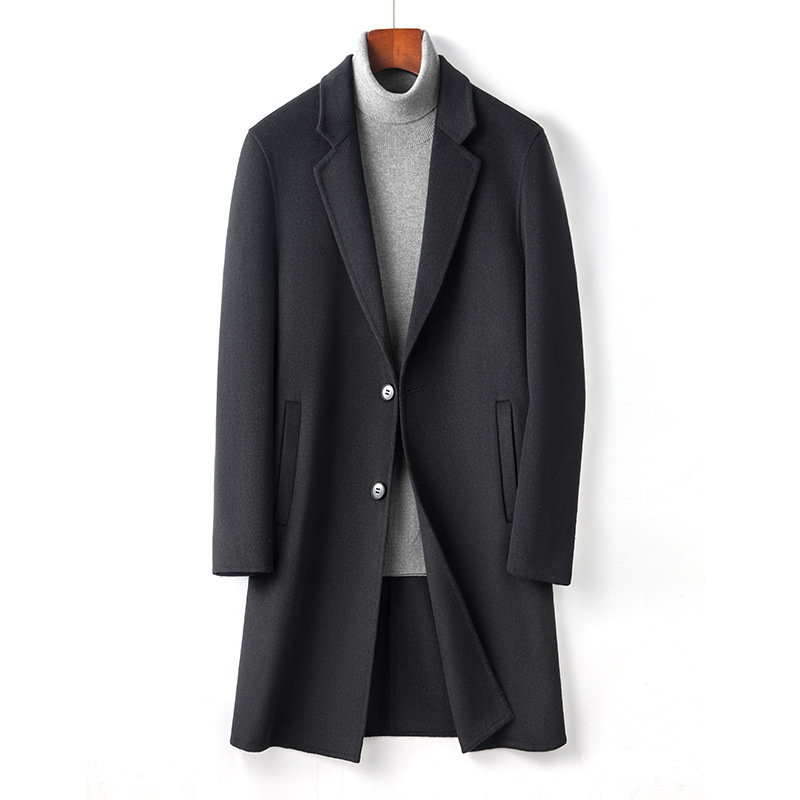 冬の毛はコートの男性がかっこいいです。高級感があります。