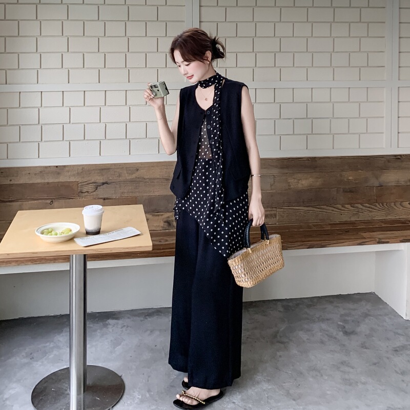 Black Retro Elegant Mature Style Outfit for Women, Summer Temperament Vest, Polka Dot Inner Top, Wide-Leg Pants Three-Piece Set 2026 Black Retro Elegant Mature Style Outfit for Women, Summer Temperament Vest, Polka Dot Inner Top, Wide-Leg Pants Three-Piece Set 2026