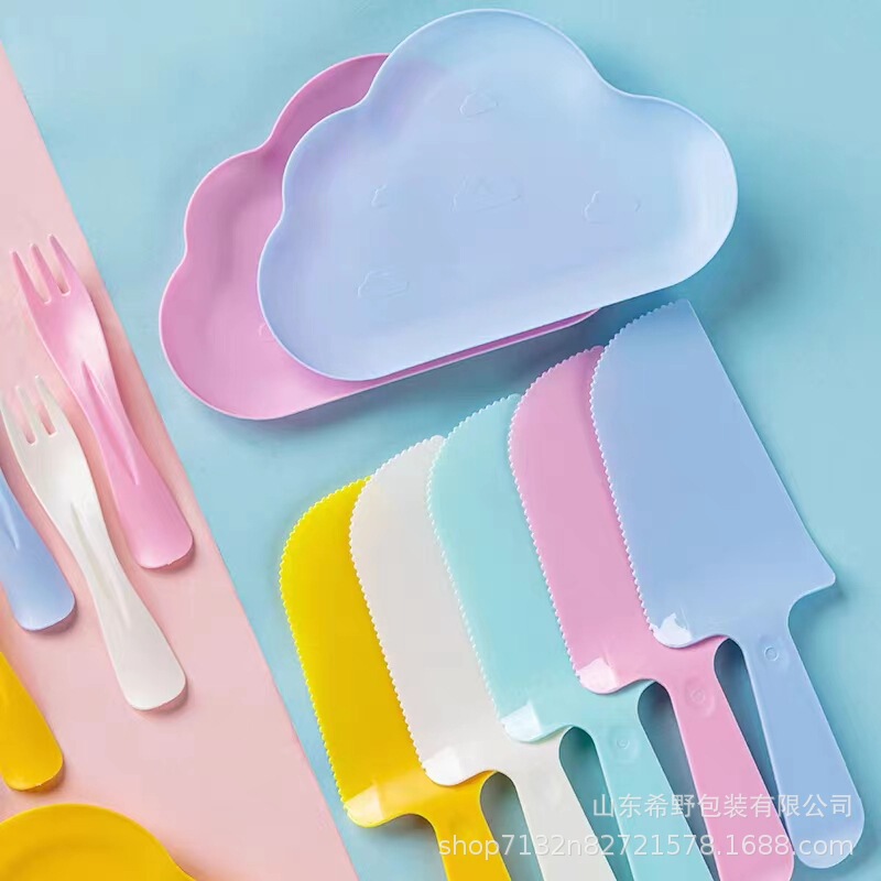 Birthday Cake Cloud Dinner Plate Tableware Plate Food Grade Plastic Disposable Environmental Protection Dinner Plate Knife and Fork Combination Package