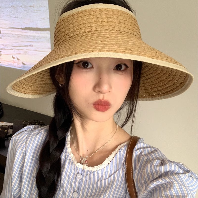 베이지색 가장자리