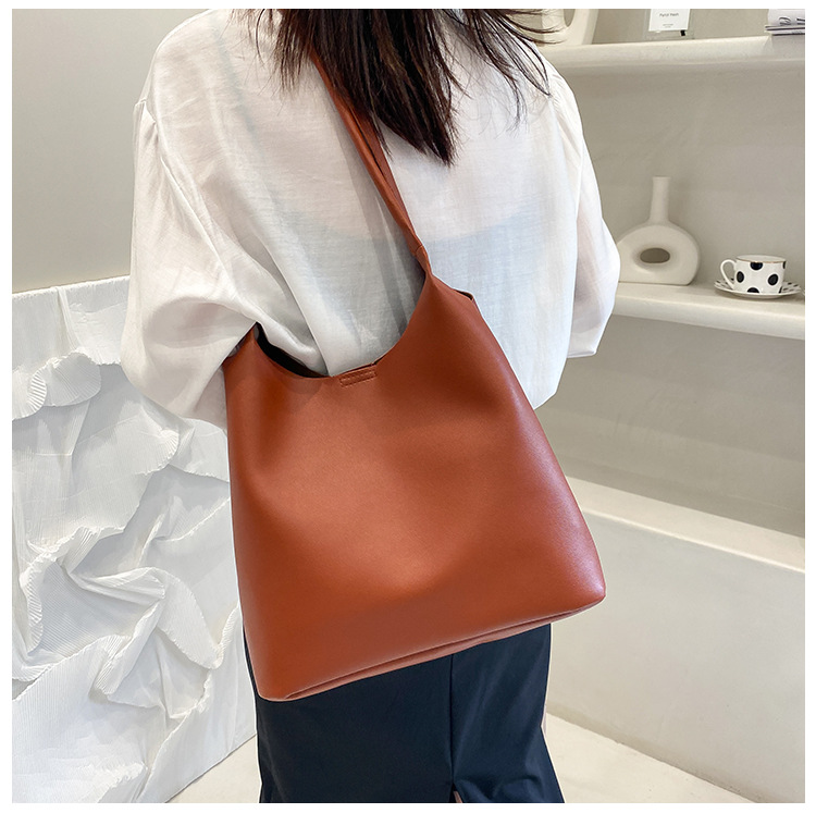 Korean Solid Color Large Capacity Shoulder Bag display picture 10