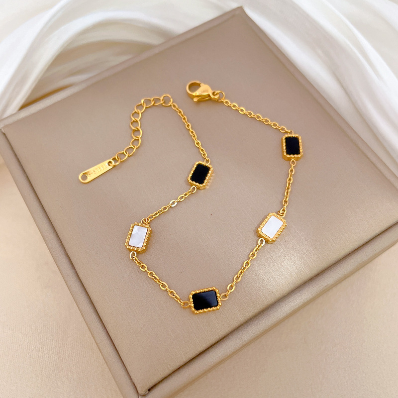 Black And White Square Bracelet For Women Retro Style Gift_voghion.com