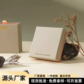 耳钉;耳环;耳夹