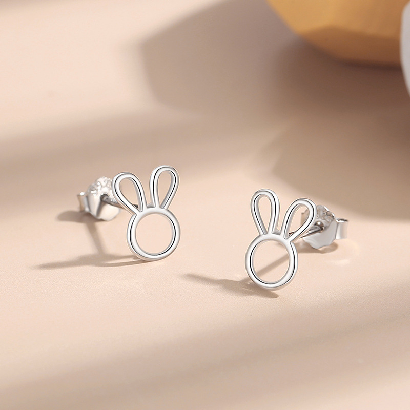 Pendientes de plata 925 conejito simple nicho pendientes de plata simple de alto grado del hueso del oído del perno prisionero lindo 925 pendientes al por mayor