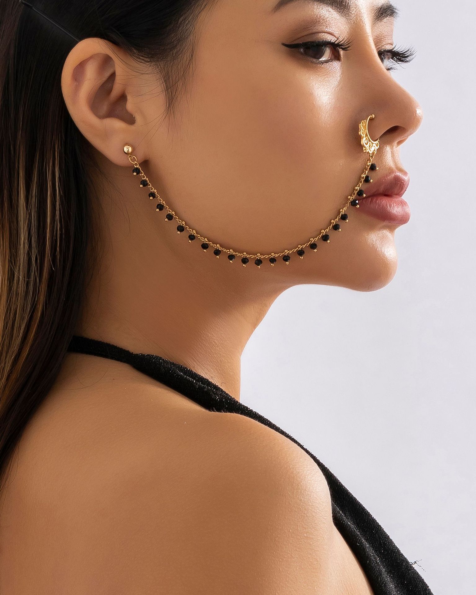 Schmuck im ethnischen Stil mit integrierten Ohrringen und künstlicher Kristallquaste, Ring, süßer und cooler Nasenclip aus Metall_voghion.com