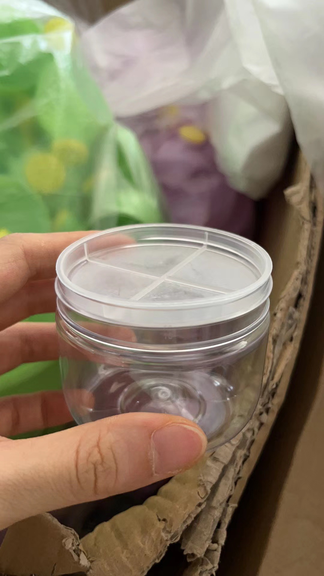 El tapón interior 0.08 (no se toma por defecto); rosa amarillo azul violeta