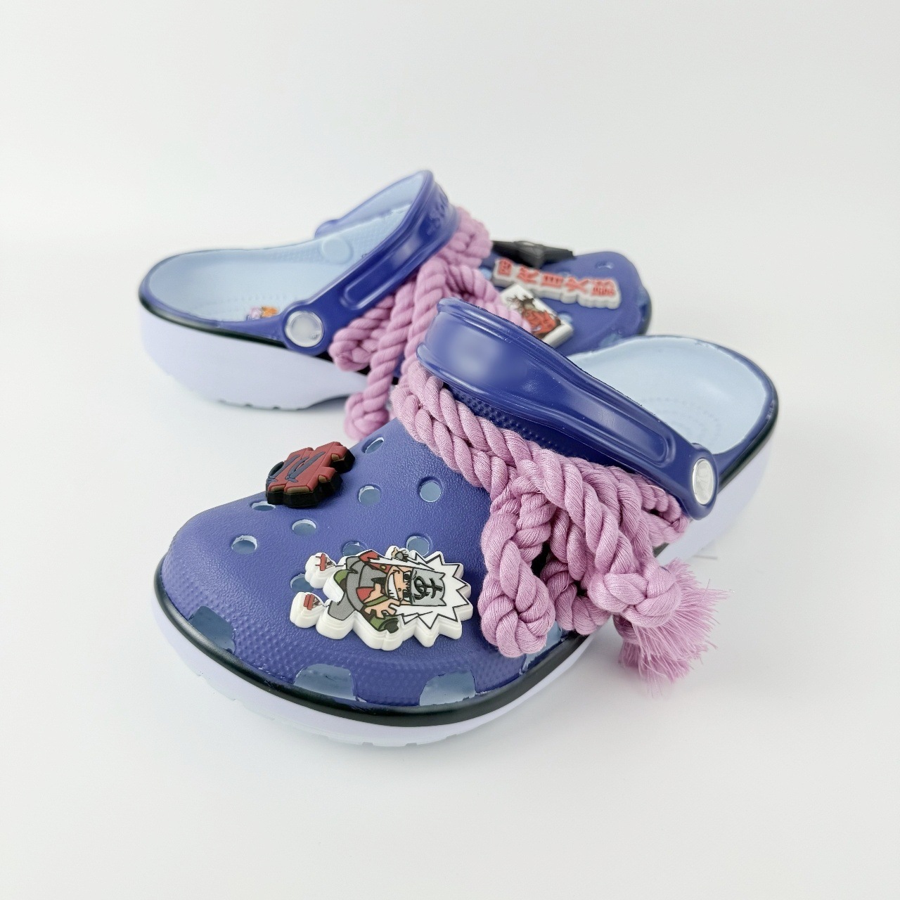 Croca nuevo clásico Batman coche deportivo Naruto puerta de agua Sasuke Hole zapatos de playa hombre zapatos al aire libre