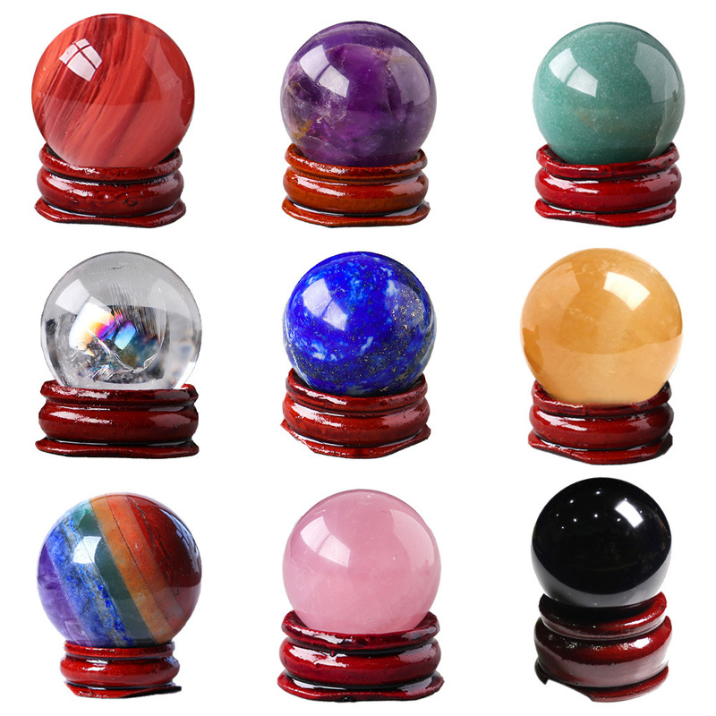 Manufacturer Wholesale 3cm Crystal Ball Natural Crystal Raw Stone Polished Round Ball Purple Yellow Pink White Crystal Ball Home Decoration Piece