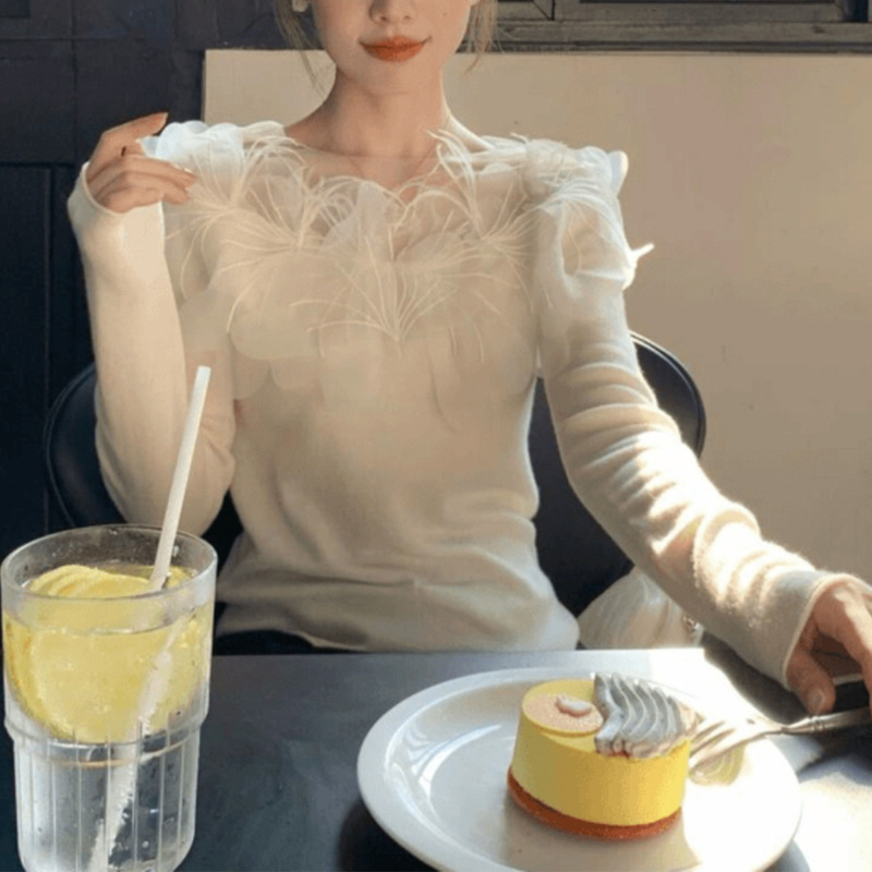 Sweet and Gentle Style Three-Dimensional Flower Long-Sleeved Knitwear for Women in Autum Slimming Look and High-End Fashionable Age-Reducing Top