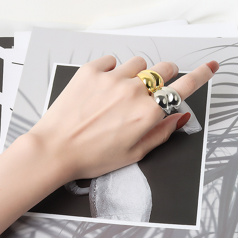Anillo europeo y americano de moda estilo frío estilo minimalista estilo coreano brillante anillo ancho moda anillo de dedo índice personalizado comercio electrónico transfronterizo