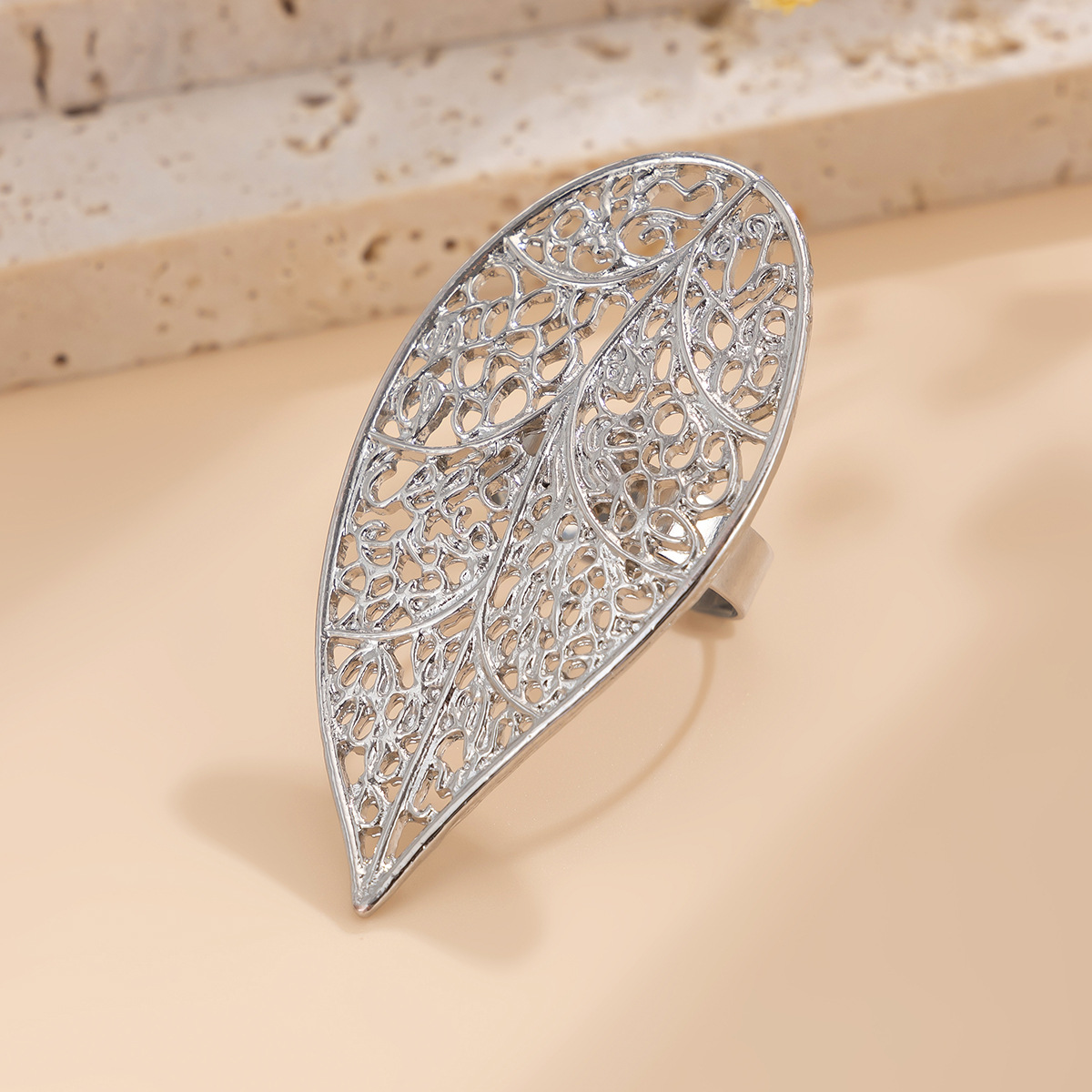 20g Weight Artificial Pearls Inlay Material Open Rings Classification 1 Piece Quantity Banquet, Travel, Selfie Occasion Alloy Material Leaf Pattern Women's Gender Plating Design Elegant, Lady, Simple Style Style Elegant Lady Simple Style Leaf Alloy Plating Imitation Pearl Women's Open Rings 11