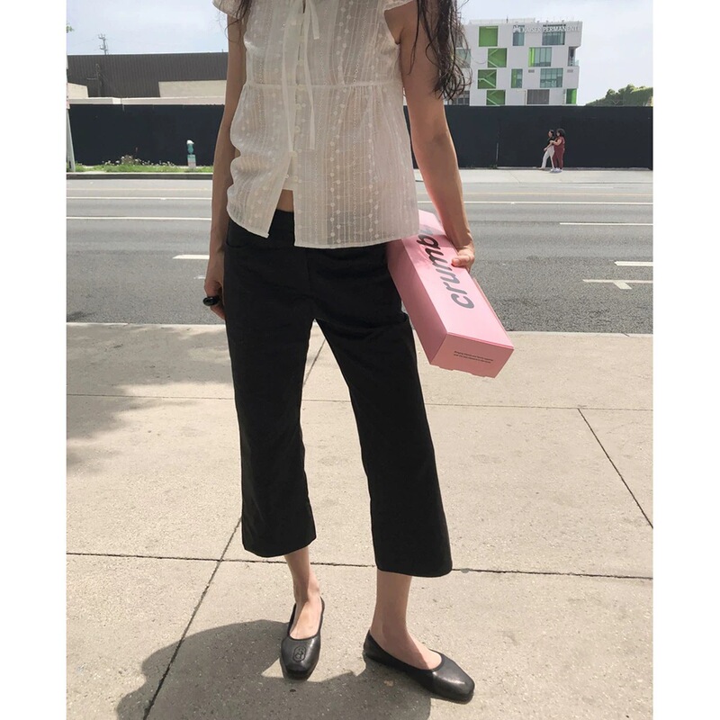 The New 2026 Summer Style Korean Designer Workwear-Inspired Refreshing Narrow-Fit Slightly Flared Cropped Casual Pants