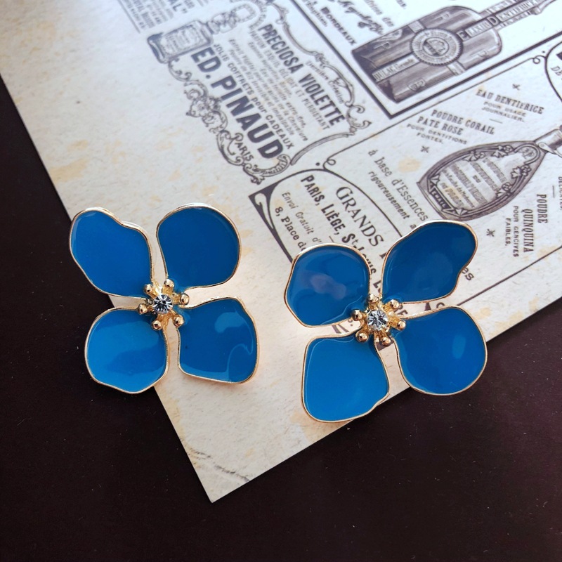 Nihaojewelry Korean Style Four-leaf Clover Color Enamel Earrings Wholesale Jewelry display picture 7