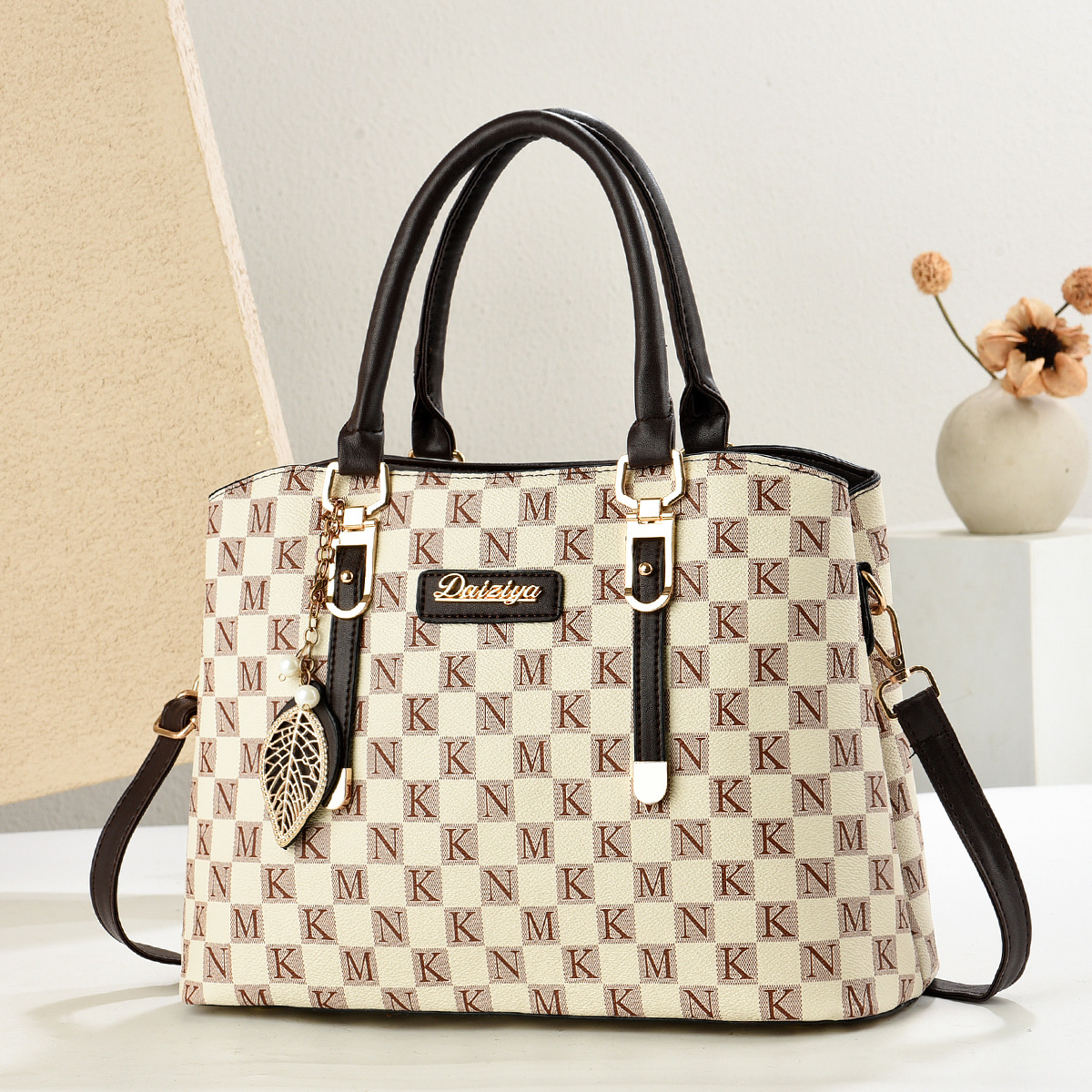 Bolso de mujer 2025 nuevo bolso de madre de moda de gran capacidad temperamento mensajero portátil bolso de hombro para mujer de mediana edad en nombre del cabello