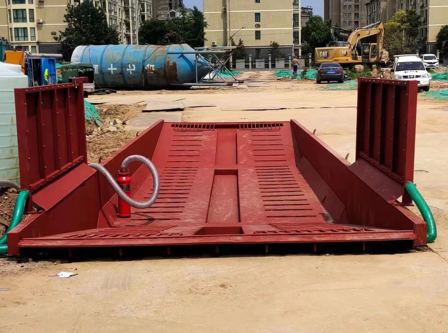 厂家供应建筑工地船式洗车槽大型洗轮机高压冲洗过水池