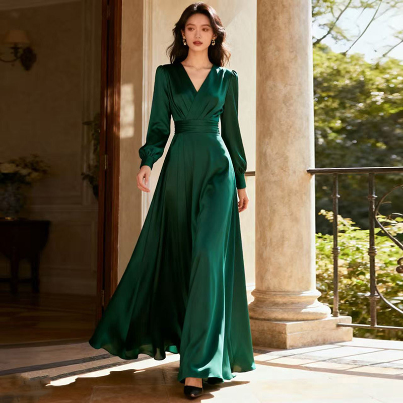 2025 New Autum Style French Style Celebrity High-End High-End Exquisite Long Skirt Seaside Green Long Dress