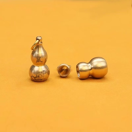 Twelve zodiac copper gourds with engraved hollow small copper gourds that can be loaded with cinnabar keychain pendants accessories pendants