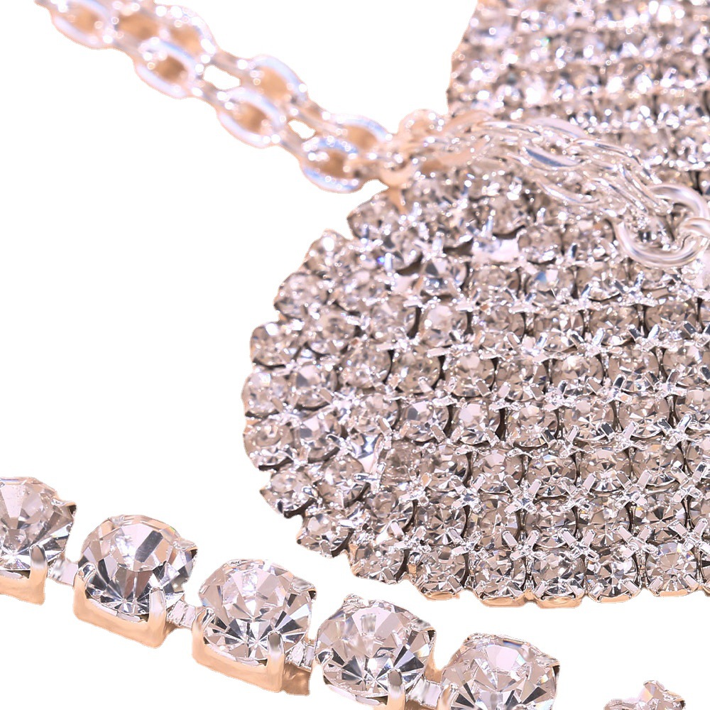 Europa y América caliente-Venta en forma de corazón rhinestone pegatinas en el pecho de las mujeres sexy Halter brillante Cadena de pecho de múltiples capas cadena de la cadena del cuerpo